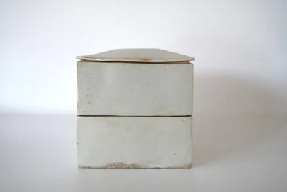 Shigeo Tanaka [B White Porcelain Box]