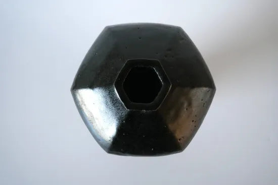 Naoto Yano [13. Black Glazed Vase]