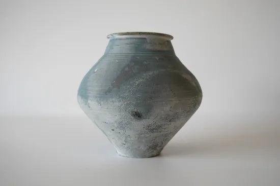 Etsushi Noguchi [24 White Rust Vase]