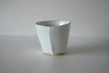 Taro Tabuchi [89. Kiln-fired white porcelain beveled tea bowl]