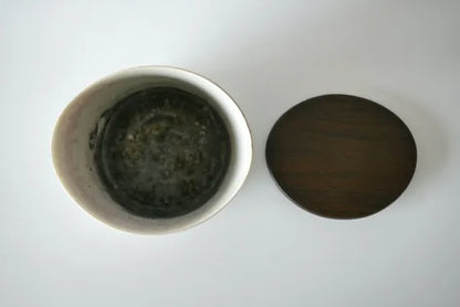 Taro Tabuchi [119. Kiln-fired white porcelain water jar]