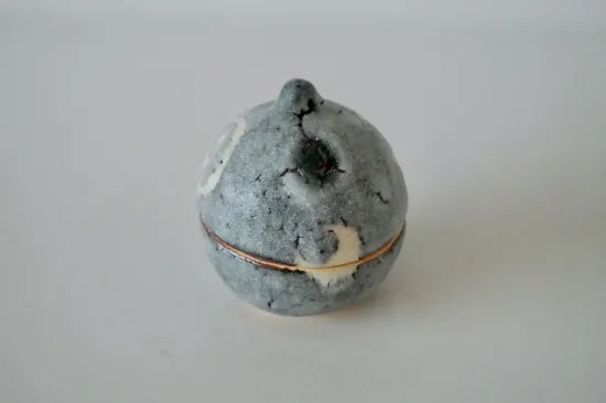Yuka Hayashi [70 Shino lidded container]