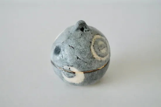 Yuka Hayashi [70 Shino lidded container]