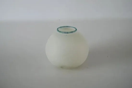 津田清和 　[104.白沙袖珍花入]