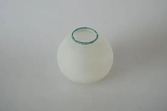 津田清和 　[104.白沙袖珍花入]