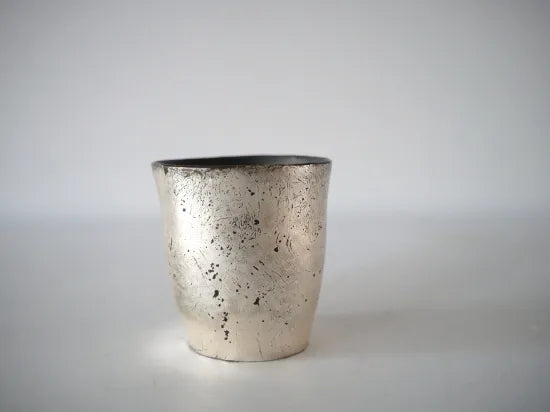 岩佐昌昭  [42-1.銀彩ぐい呑]