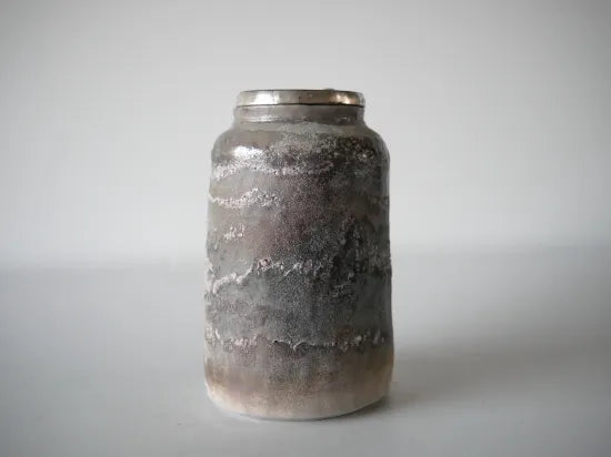 Nakai Namihana [31. Tea utensil, carbonized copper, rounded shoulders]