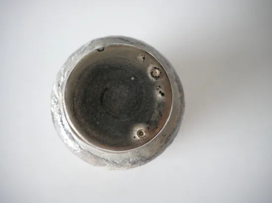 Nakai Namihana [31. Tea utensil, carbonized copper, rounded shoulders]