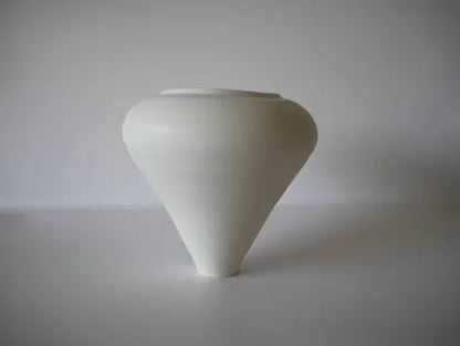 村田匠也  [3.青白磁壺]