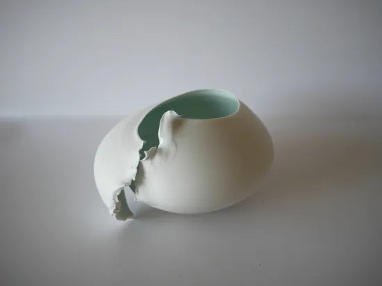 村田匠也  [6.青白磁壺]