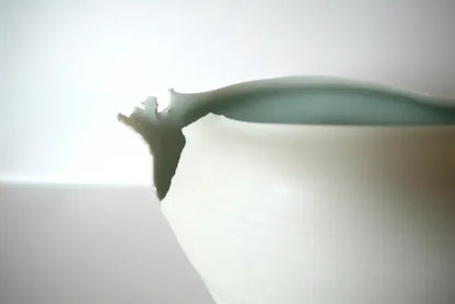 村田匠也  [25.青白磁やぶれ花器]