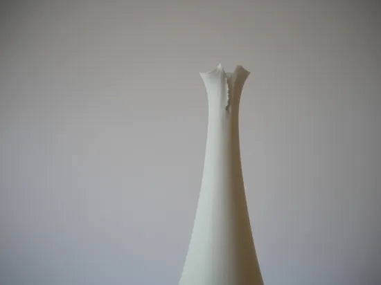 Takumi Murata [29. Blue and white porcelain vase]