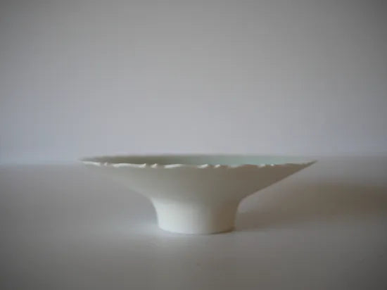 Takuya Murata [40. Blue and white porcelain ridge flower small plate]
