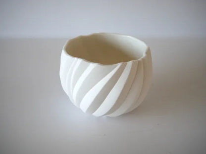 Takahashi Nami [15. White porcelain tea bowl]