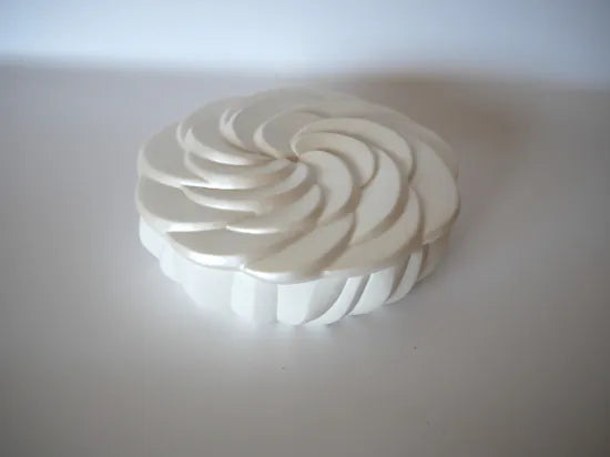 Takahashi Nami [86. White Porcelain Lotus (lidded container)]