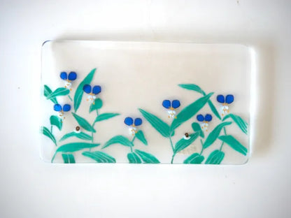 Mariko Inoue [1. Dewdrops and Snails on a Long Plate]