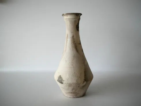 Etsushi Noguchi [8. White Rust Bottle]