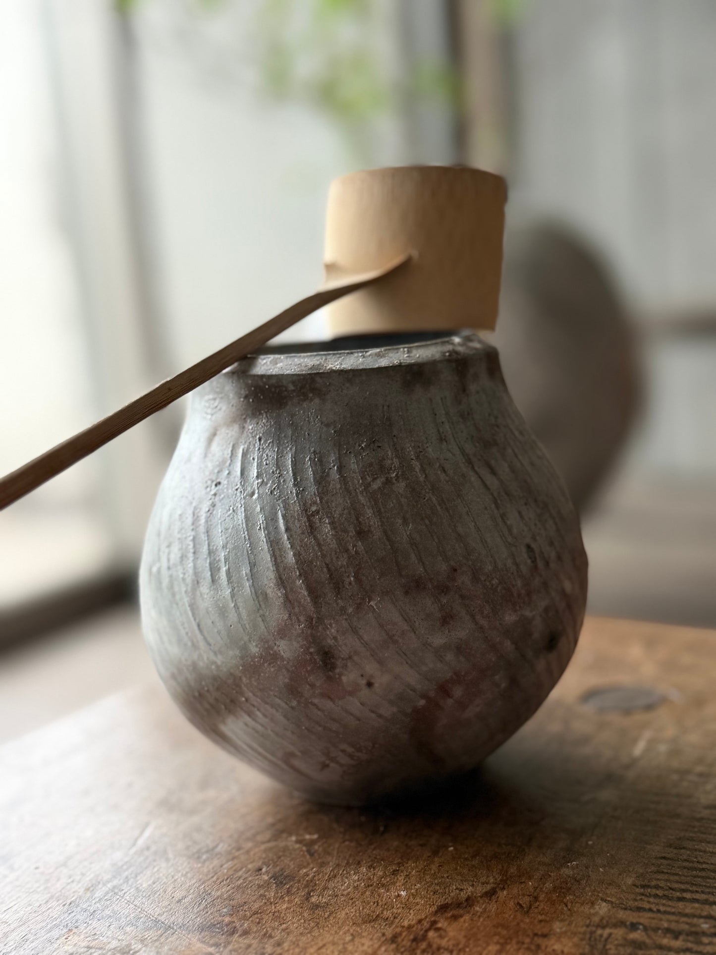 Kimura Takashi [113. White Glaze Kiln-Transformed Vase]