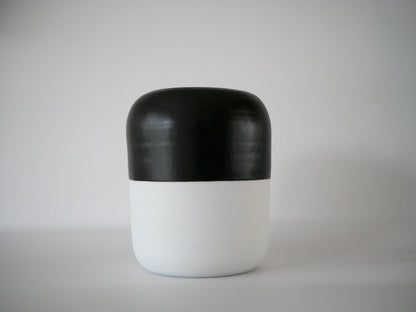 Yoshida Naotsugu [17-A. Vase]