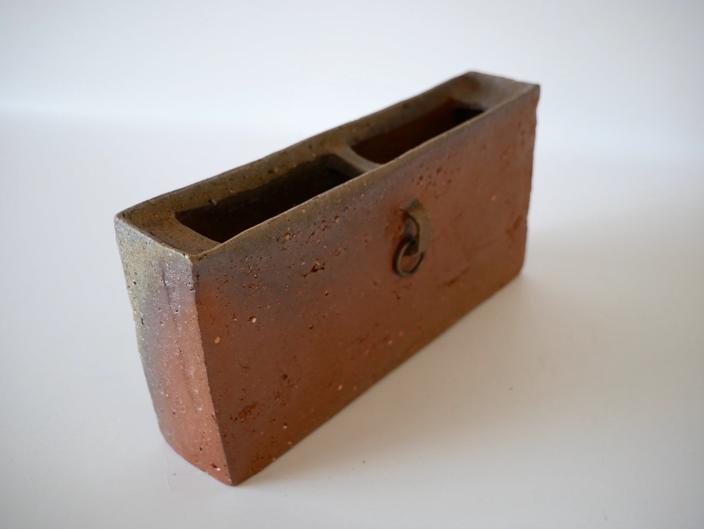 Morimoto Jin  15. Bizen Hanging Vase