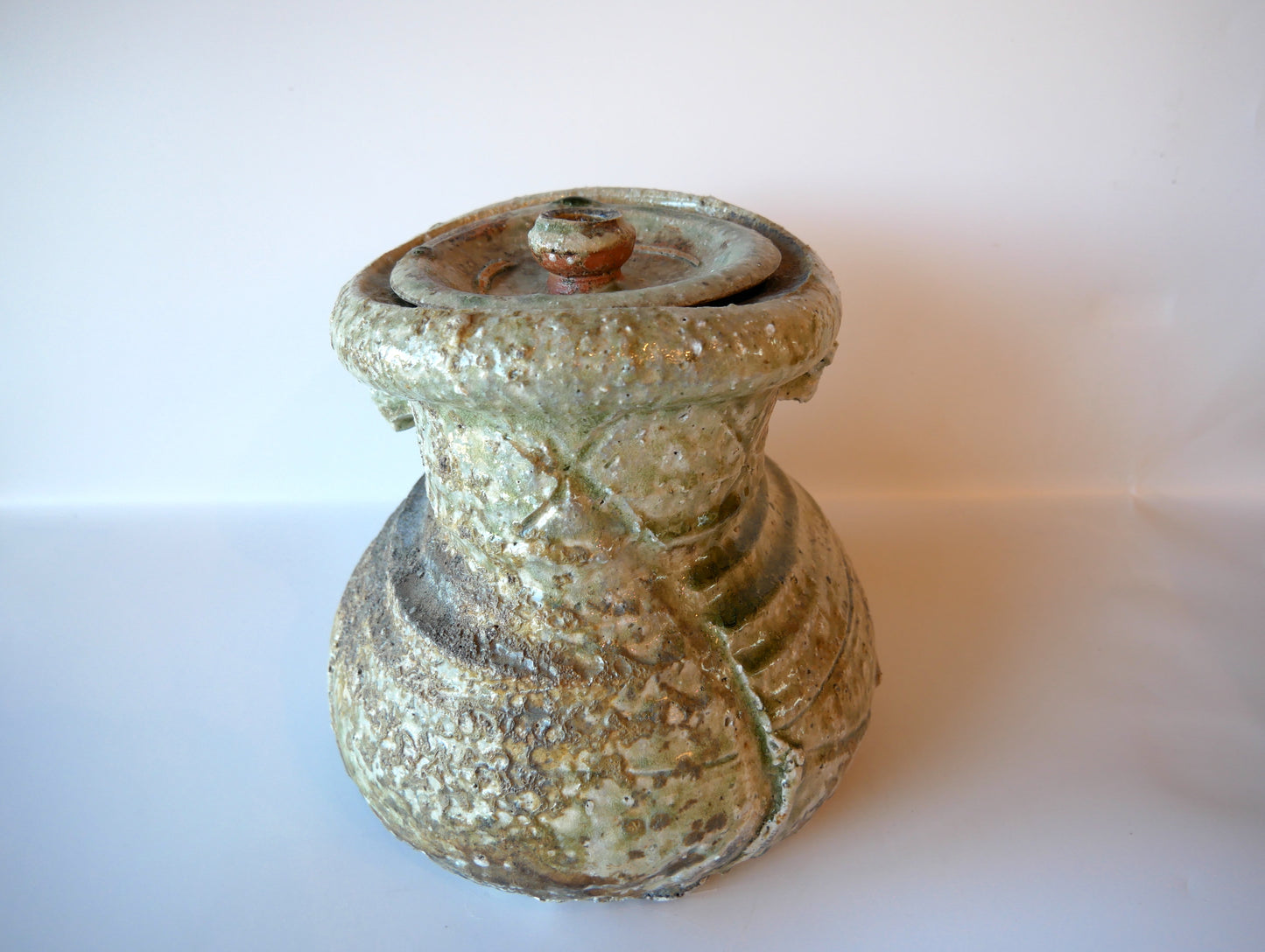 Tsujimura Kai. [333. Iga Water Jar]