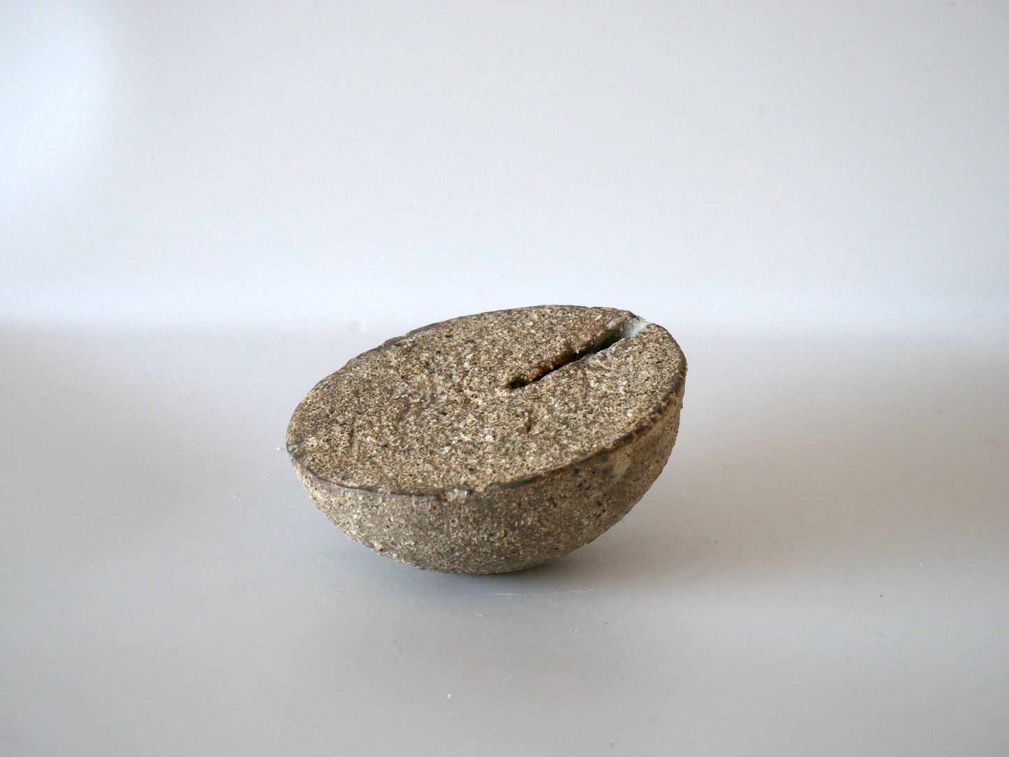 村上躍 [103.白灰化粧半球型一輪挿]