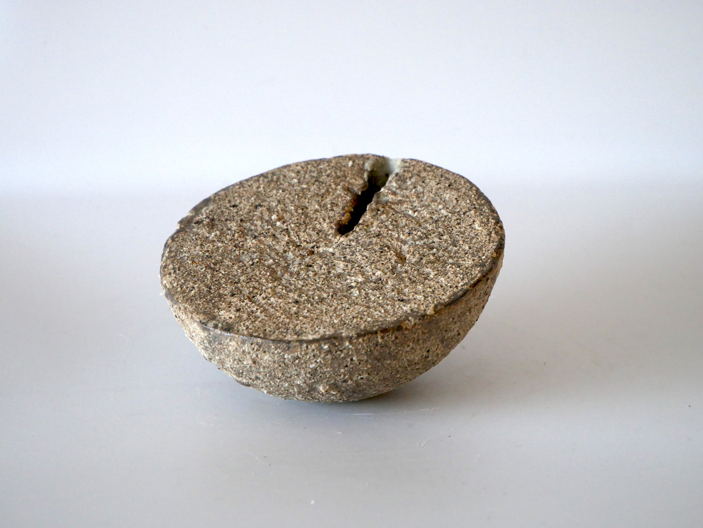 村上躍 [103.白灰化粧半球型一輪挿]