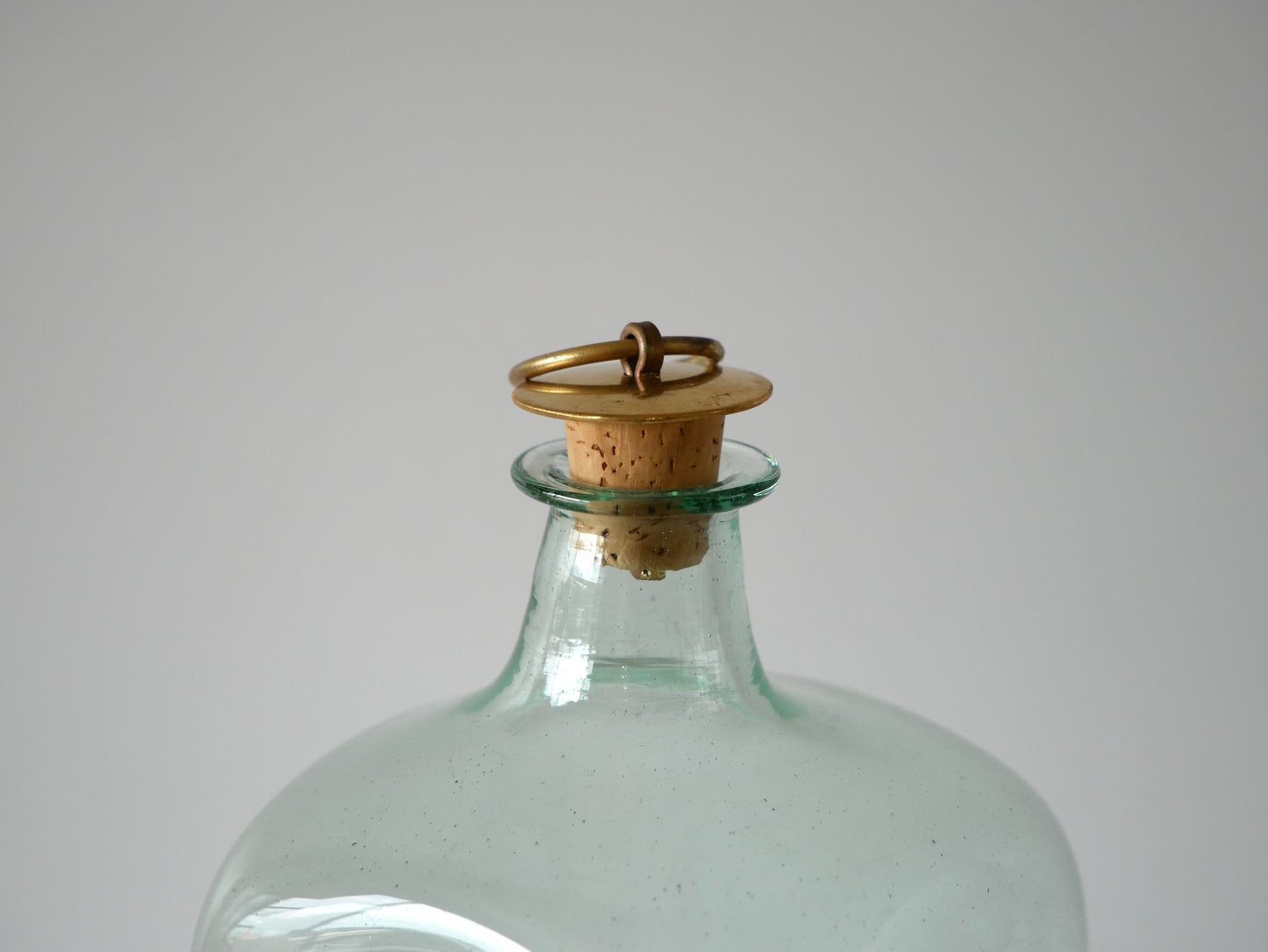 津田清和 [53. ラムネ角酒瓶]