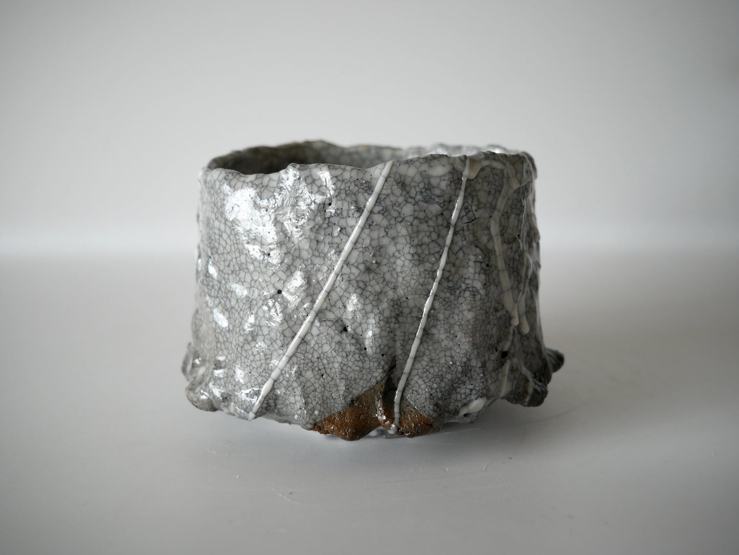 Takashi Kimura [32. Tea Bowl with Black Glaze and Crackle]