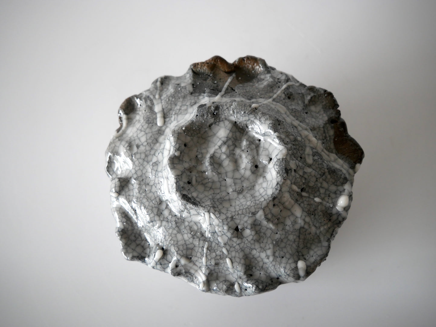 Takashi Kimura [32. Tea Bowl with Black Glaze and Crackle]