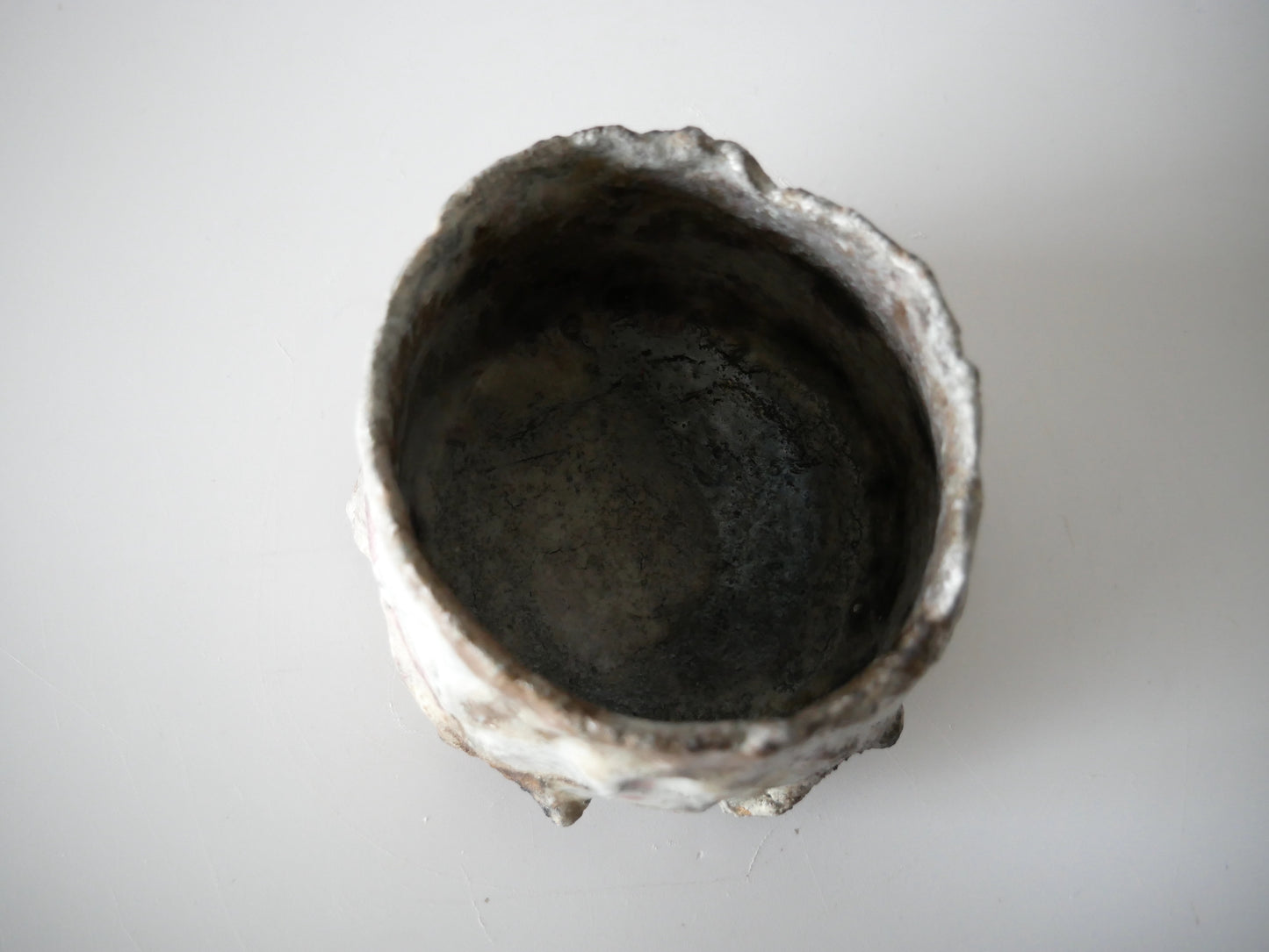 Takafumi Kimura [12. White glaze tea bowl with kiln effects]