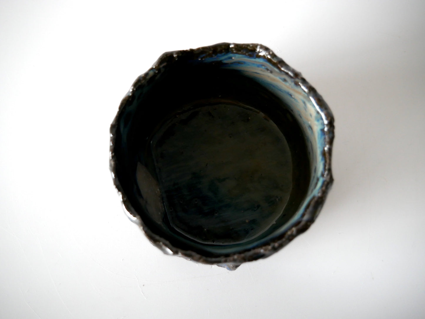 Takashi Kimura [24. Ash-glazed tea bowl with varied kiln effects]