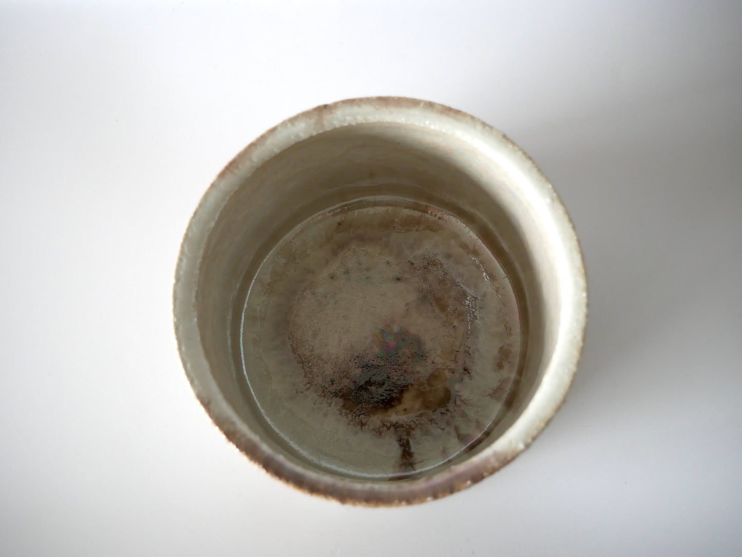 Kimura Takashi [92. White-glazed iridescent mizusashi]