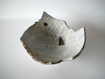 Takashi Kimura [101. Sumi Kannyu Kakehana-ire (Hanging Vase with Ink Crazing)]