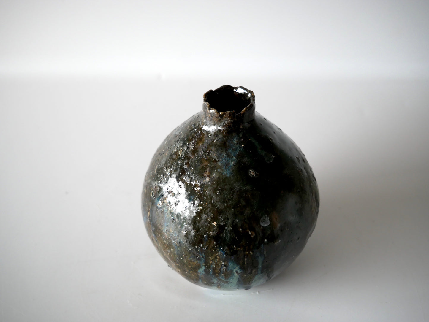Takafumi Kimura [110. Ash-glazed Bud Vase]