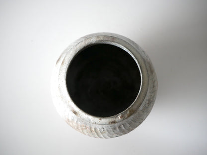 Kimura Takashi [113. White Glaze Kiln-Transformed Vase]
