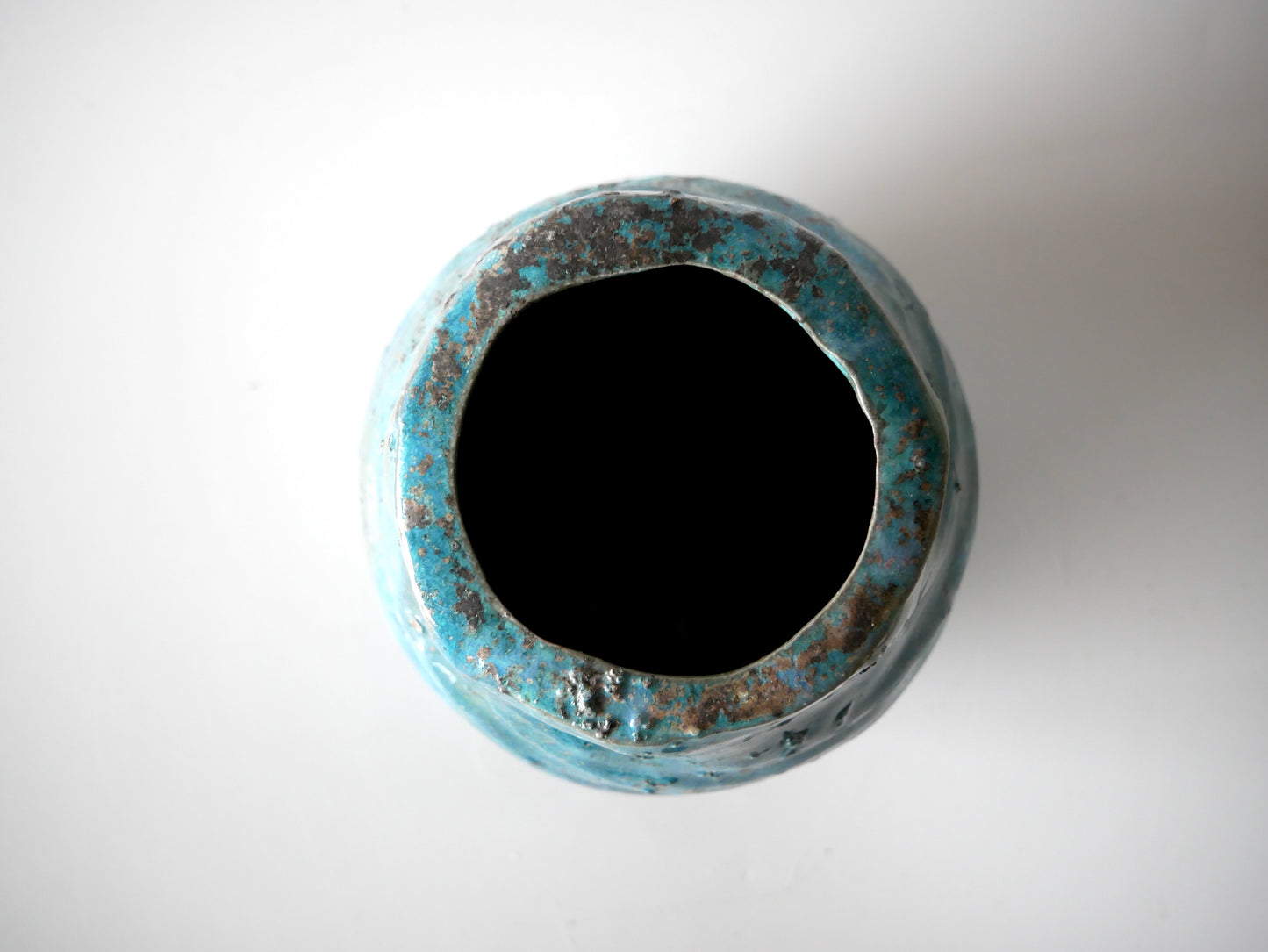 Takashi Kimura [114. Green Glazed Semi-Porcelain Flower Vase]