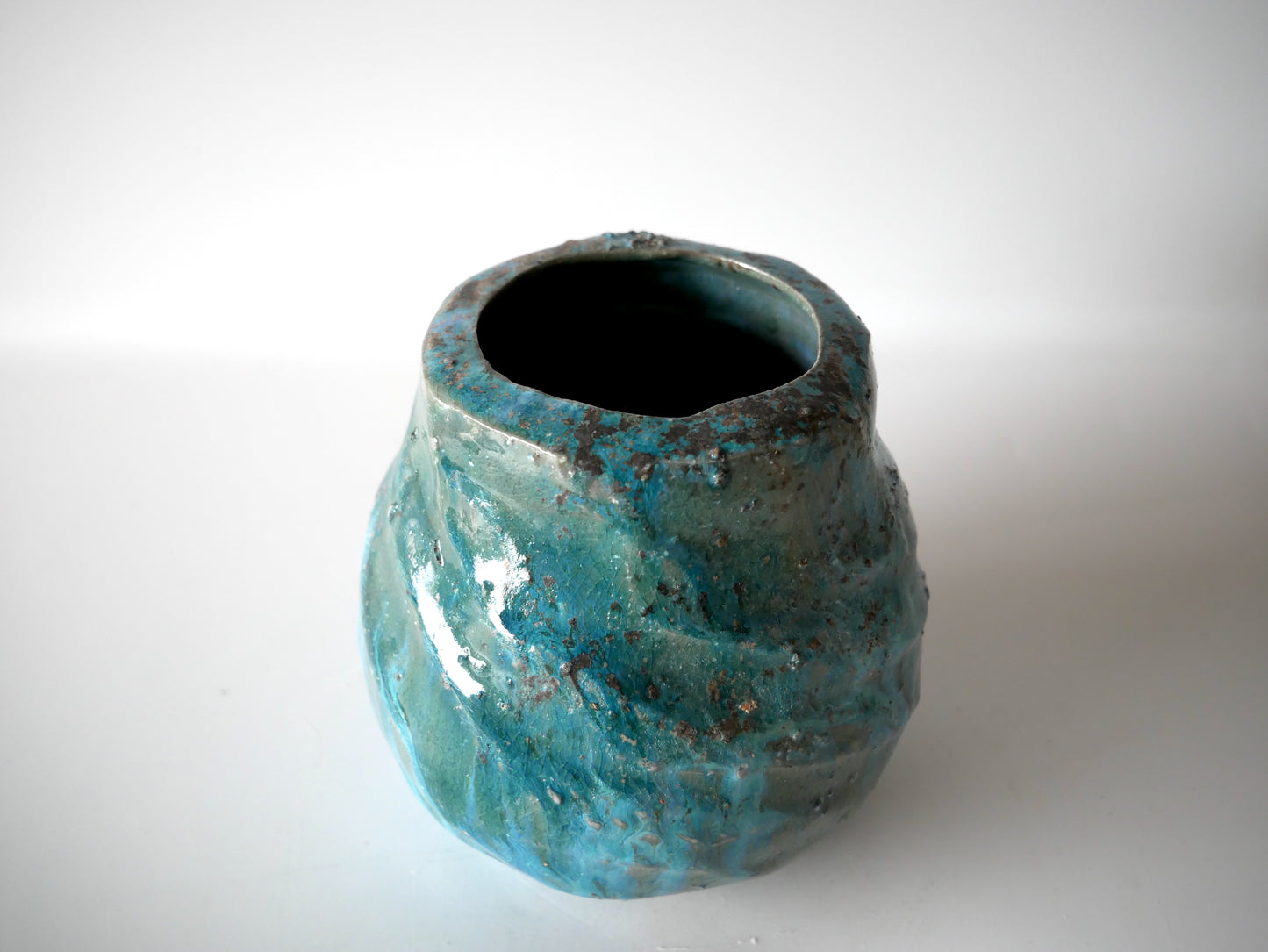 Takashi Kimura [114. Green Glazed Semi-Porcelain Flower Vase]