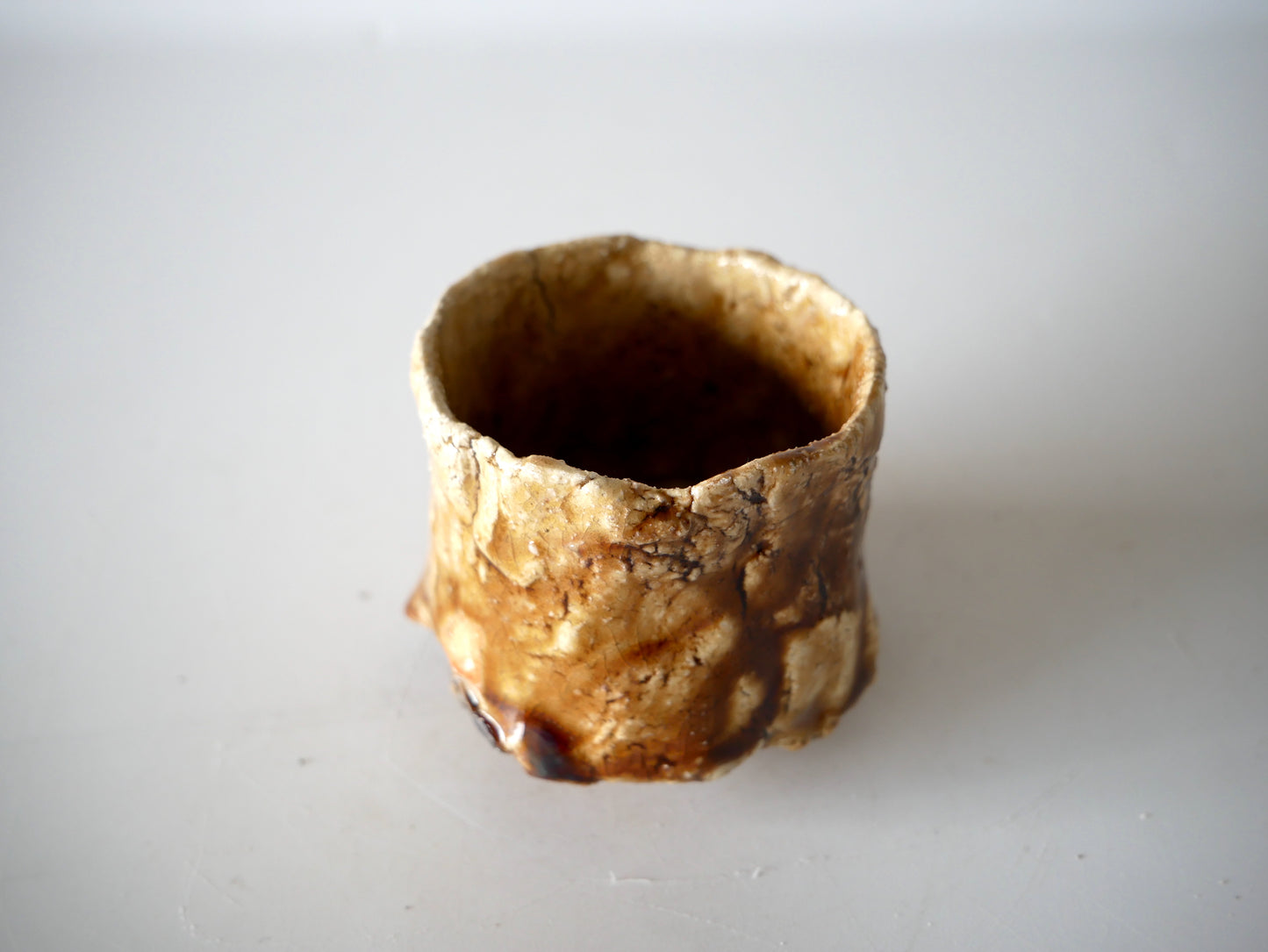 Takashi Kimura [138. Amber-glazed sake cup]