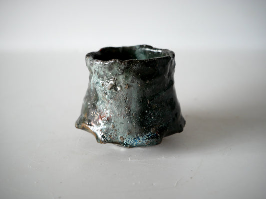 Takashi Kimura [149. Ash glaze Hikidashi sake cup]