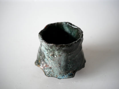 Takashi Kimura [149. Ash glaze Hikidashi sake cup]