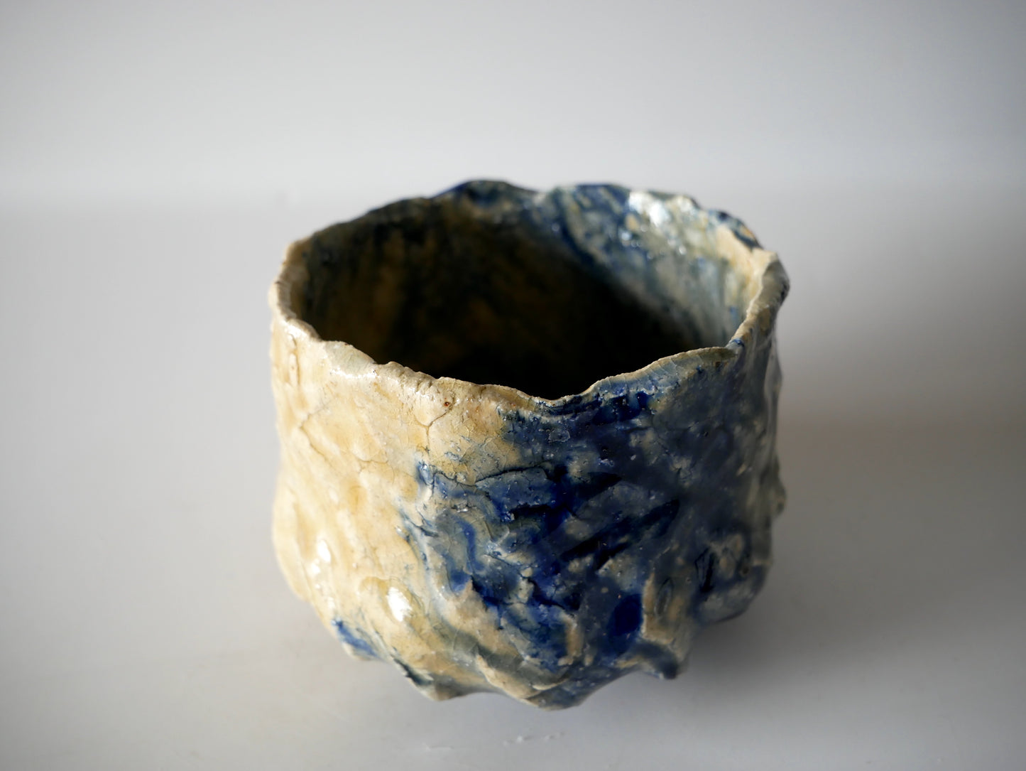 Takashi Kimura [29. Celadon and white glazed teabowl with kiln transmutation]