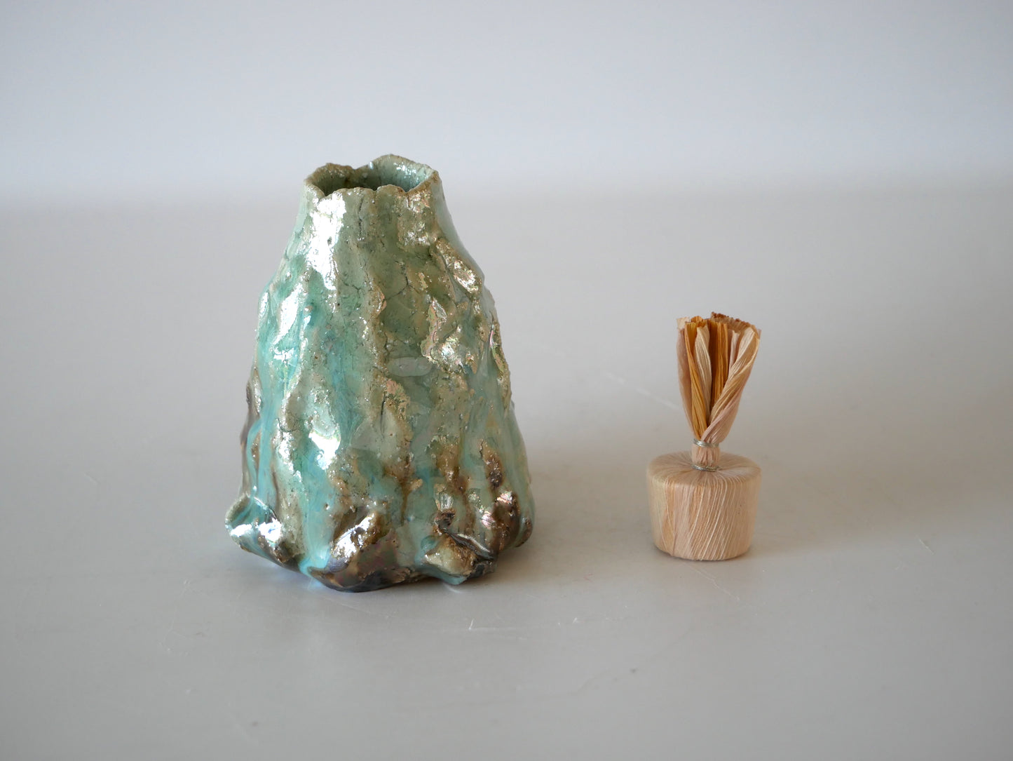 Takashi Kimura [53. Green and White Glaze Iridescent Shaker]