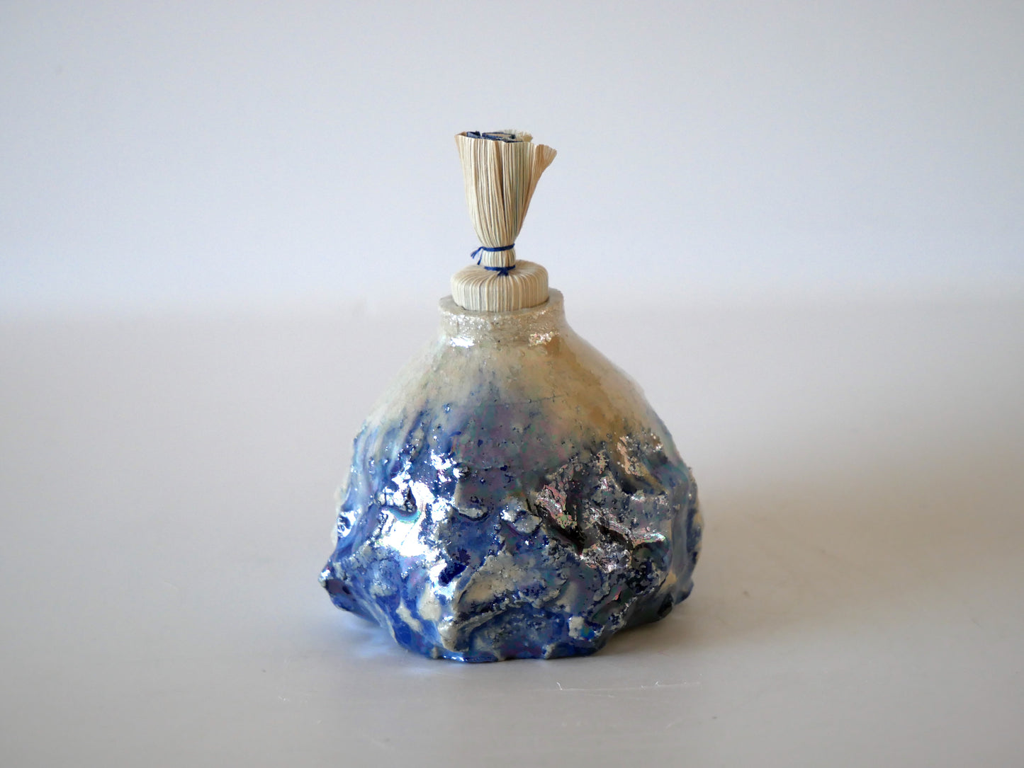 Takashi Kimura [58. Blue and White Glaze Rainbow Glaze Furidashi Tea Caddy]