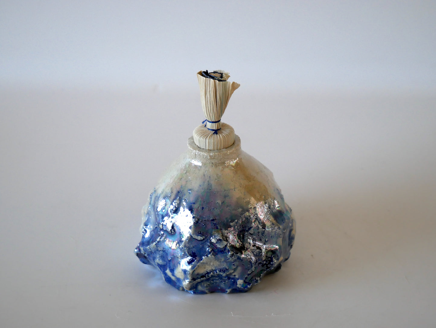Takashi Kimura [58. Blue and White Glaze Rainbow Glaze Furidashi Tea Caddy]