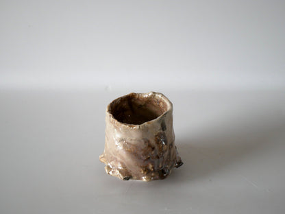 Takashi Kimura [143. White glaze luster sake cup (brown)]