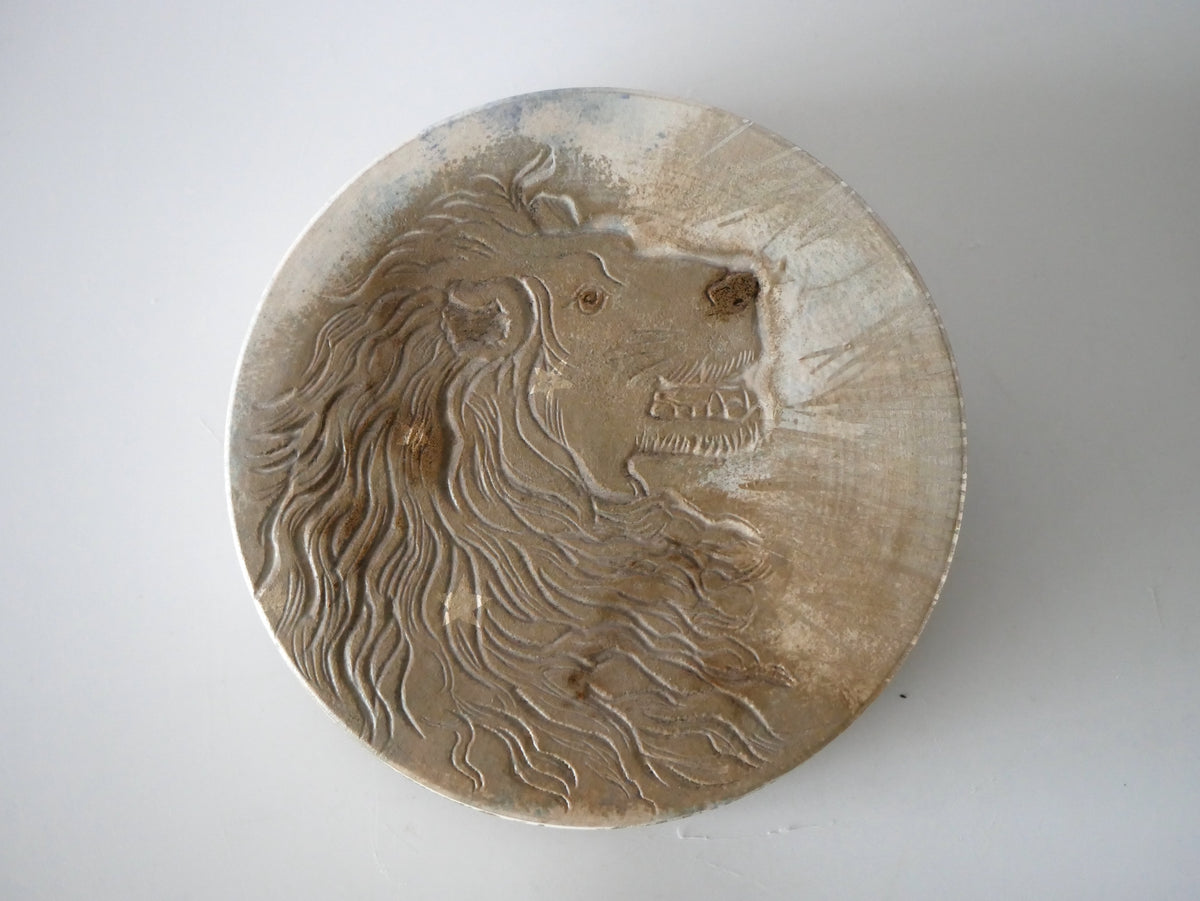 KAZUE WAKABAYASHI [21. Silver Lacquer-Glazed Ceramic Box (Leo)]