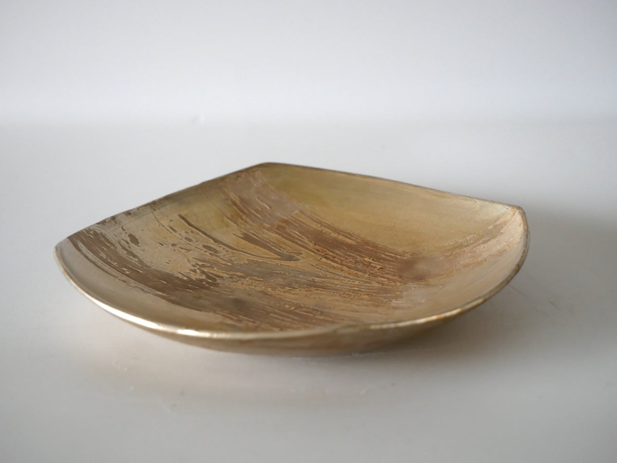 Kazue Wakabayashi [23. Silver Urushi Plate]