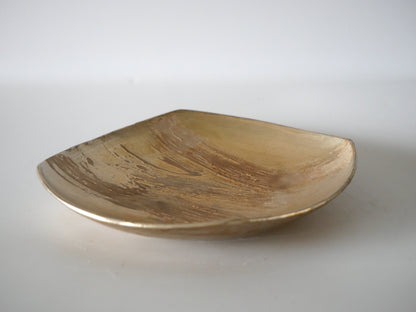Kazue Wakabayashi [23. Silver Urushi Plate]