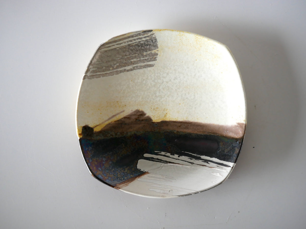Kazue Wakabayashi [64. Silver-glazed Plate]